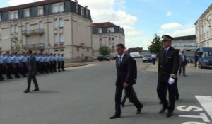 M. Valls et B. Cazeneuve à l"école de gendarmerie de Montluçon