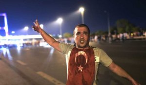 Turquie: des soldats tirent sur la foule à Istanbul, des blessés