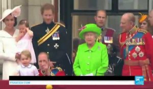 Royaume-Uni : la reine Elizabeth II dévoile sa garde-robe au public tout l'été à Buckingham Palace
