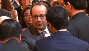 Hollande sera "vigilant" pour préserver la zone euro