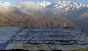 Népal: les survivants du séisme à l'épreuve de l'hiver