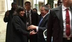 Le président cubain Raul Castro reçu par Anne Hidalgo