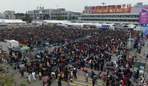 Vidéo : des millions de Chinois prennent le train avant le Nouvel An