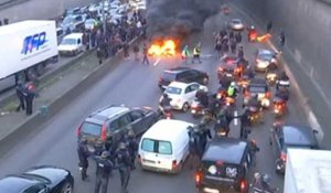 Grève des taxis : blocages et violences à Paris 
