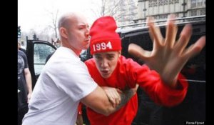 Justin Bieber agresse un paparazzi !