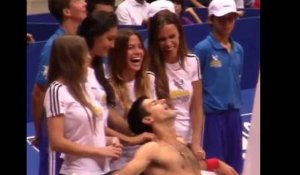 Le fantasme : Novak Djokovik se fait masser par 4 beautés !