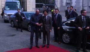 Le Premier ministre japonais reçu par le Premier ministre belge