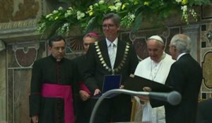 Le pape François reçoit le prix Charlemagne