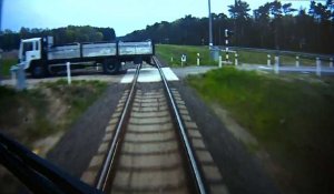 Un conducteur de train protège ses passagers en les alertant avant une collision