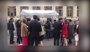 Des manifestants de Nuit Debout bloquent l'accès au gala de Sciences Po Paris
