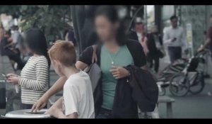 Un enfant sans-abri ignoré par la majorité des passants lors d'une expérience sociale à Auckland (vidéo)