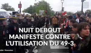 Des centaines de manifestants contre le 49-3 devant l'Assemblée nationale