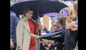 Le roi Felipe VI et Letizia : Disponibles pour la foule malgré la pluie !