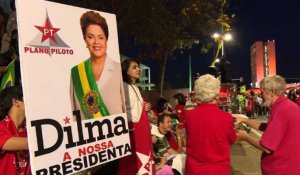 Brésil: manifestation pro-Rousseff devant le Sénat