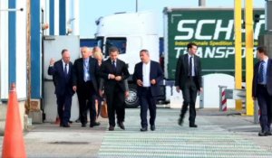 Nicolas Sarkozy en visite au port de Calais