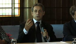 Migrants: en visite à Calais, Sarkozy prône la fermeté