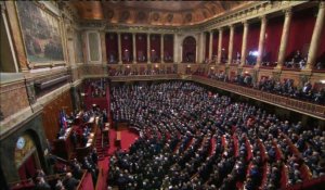 Hollande: COP21 et régionales auront bien lieu