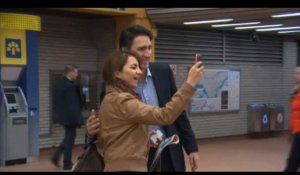 Canada : le nouveau Premier ministre remercie ses électeurs dans le métro