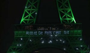 Accord de Paris: la Tour Eiffel passe au vert