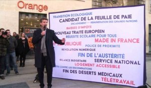 Bordeaux: Montebourg fait son "stand up" politique dans la rue