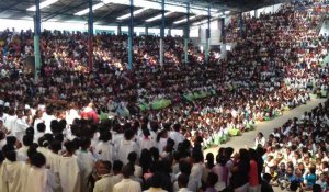 Extrait de la messe du Père Pedro à Akamasoa à Madagascar