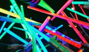 Des milliers de sabres lasers rendent hommage à Carrie Fisher
