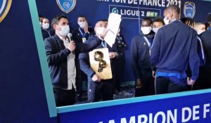 Remise du trophée de Ligue 2 l'Estac