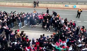 Grand rassemblement des supporters du Losc devant le stade