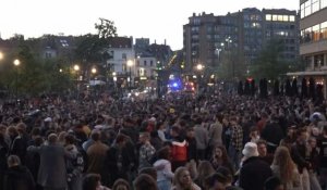 Belgique: la fin du couvre-feu fêté à Bruxelles avec des heurts en fin de soirée