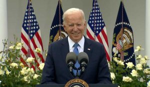 Biden salue un "grand jour" dans la lutte contre la pandémie