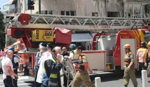 Israël: pompiers et secours sur les lieux après un tir de roquette à Ramat Gan