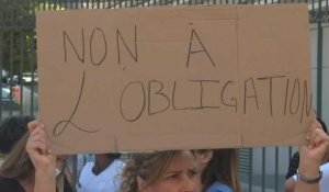 Covid: à Marseille, des soignants manifestent contre la vaccination obligatoire