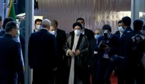 Iran: arrivée du président Raïssi pour prêter serment devant le Parlement