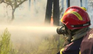 Incendies dans le Var: les pompiers luttent pour circonscrire un foyer