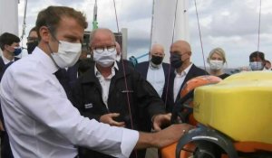 Marseille: Emmanuel Macron à bord d'un navire de recherches archéologiques
