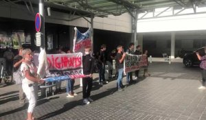 Manifestation anti-pass devant le CHU d'Amiens