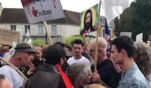 Anti-pass sanitaire Compiègne: tensions entre manifestants Civitas et organisateurs