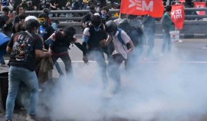 Thaïlande: la police tire des balles en caoutchouc contre des manifestants