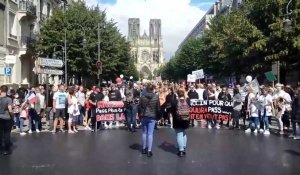 La manifestation contre le pass sanitaire à Reims