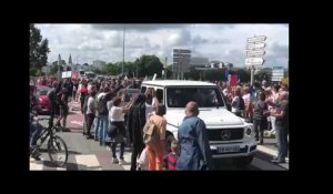 Les manifestants contre le pass sanitaire perturbent le trafic au pied du château d’Angers