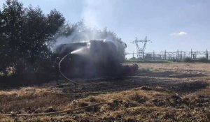 Une moissonneuse-batteuse prend feu à Ennetieres-en-Weppes