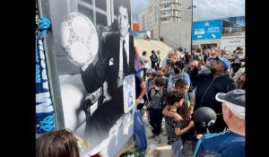 Hommage à Bernard Tapie devant le stade Vélodrome à Marseille
