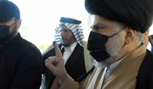 Nadjaf: le leader chiite irakien al-Sadr dépose son bulletin de vote à l'ouverture du scrutin