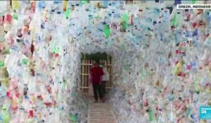 En Indonésie, un musée entièrement fait de plastique