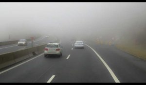 Automobile : comment conduire par temps de brouillard ?