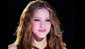 Shakira enflamme la toile : La chanteuse dévoile une savoureuse tenue