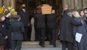 Messe en souvenir de Bernard Tapie: arrivée du cercueil à l'église de Saint-Germain-des-Prés