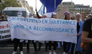 Paris: départ de la manifestation des sages-femmes en colère