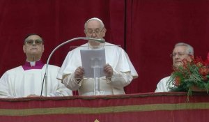 Le pape François prononce son discours de Noël