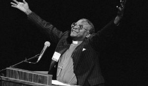 Une avalanche d'hommages après la mort de Desmon Tutu, dernière icône anti-apartheid
